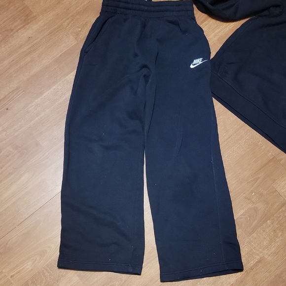 Nike Black Tracksuit With Wide Leg Pants Size M - Picture 2 of 5
